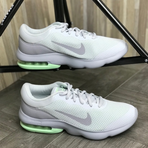 Nike Shoes - NWT Nike Air Max Advantage WMNS